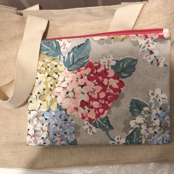 DSW Floral Print Tote Weekend Beach Gym Bag - Picture 11 of 11